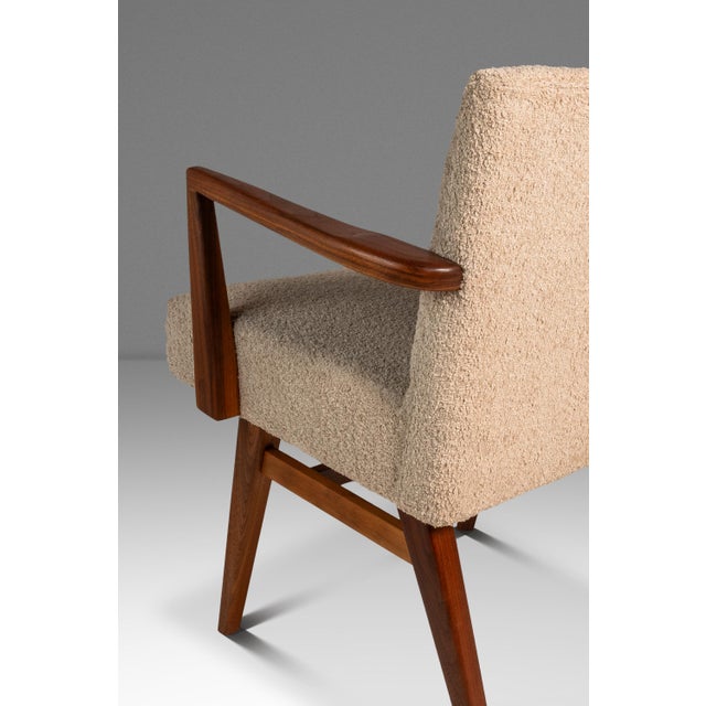 Set of Four (4) Rare Mid-Century Modern Model C-108 Armchairs in Walnut & Beige Bouclé Attributed to Jens Risom for Jens Risom Design, Usa, C. 1960s For Sale - Image 15 of 18