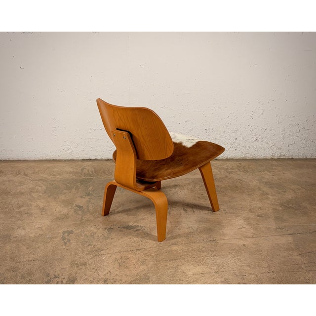 2000 - 2009 Eames Plywood Group LCW Chair for Vitra by Charles & Ray Eames, 2000s For Sale - Image 5 of 13