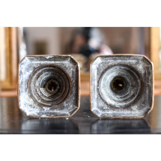 Late 19th Century Pair of Victorian English Brass Beehive Candlesticks With Pushup Traditional Lighting and Decor For Sale In Washington DC - Image 6 of 9