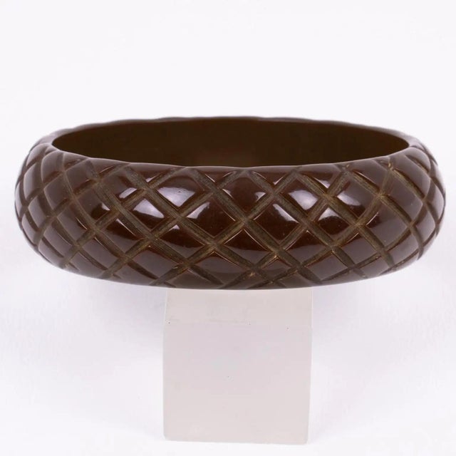 Cocoa Brown Bakelite Bracelet Bangle with Pineapple Carving For Sale - Image 4 of 8