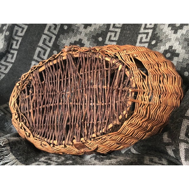 Wood Vintage Early 20th Century Rustic Old American Wicker and Willow Fishing Creel For Sale - Image 7 of 12