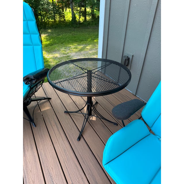 1960s Restored Vintage 1960s Wire Patio Set Attributed to Homecrest - 3 Pieces For Sale - Image 5 of 12