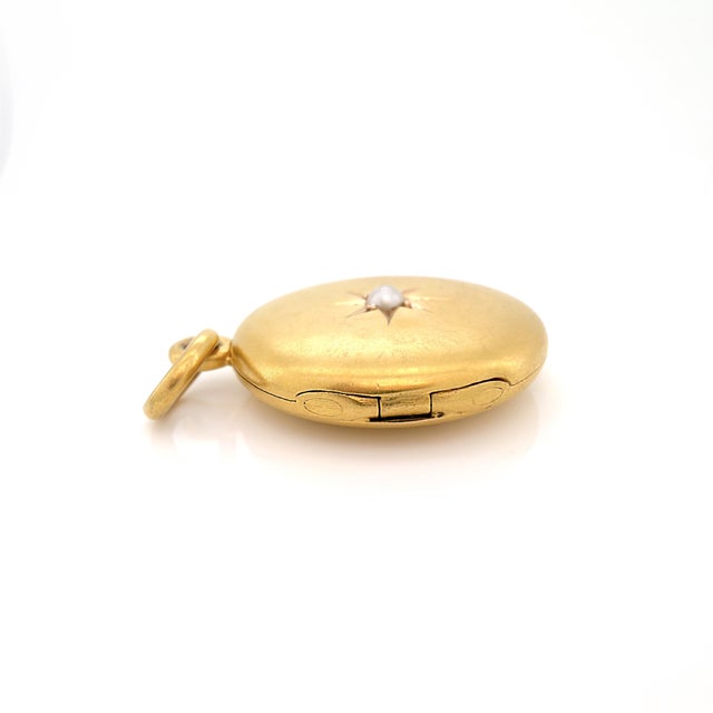 1900 - 1909 Edwardian Shreve & Co. Celestial Bloomed Gold Pearl Locket, Elizabeth 1902 For Sale - Image 5 of 12