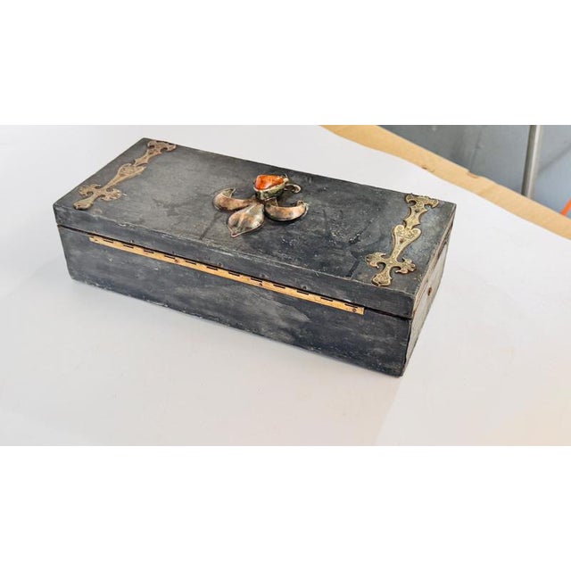 Handcrafted Pewter Cigar Box with Brass Inlays with Fleur-De-Lys Motif, France, 1970s For Sale - Image 4 of 10