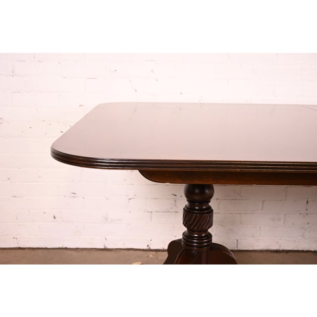 Baker Furniture Georgian Banded Mahogany Double Pedestal Extension Dining Table, Circa 1980s For Sale - Image 10 of 13