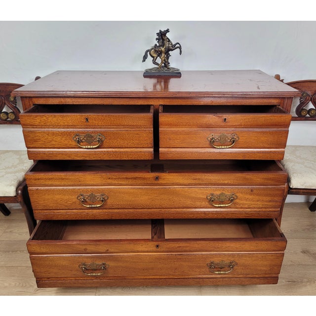 This is a gorgeous Edwardian Chest of drawers with wonderful period features that would excentuate the home bedroom or...