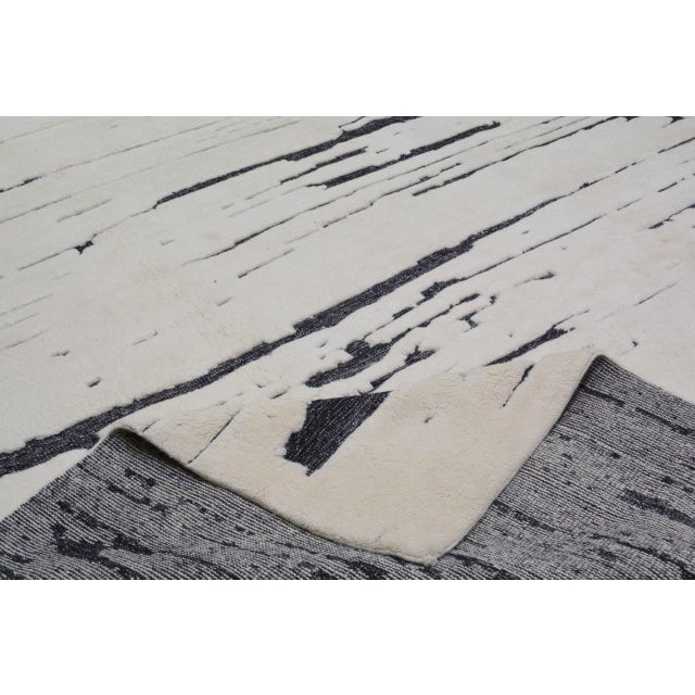 Moroccan Hand Knotted Wool Rug, 9'x12' For Sale In New York - Image 6 of 6