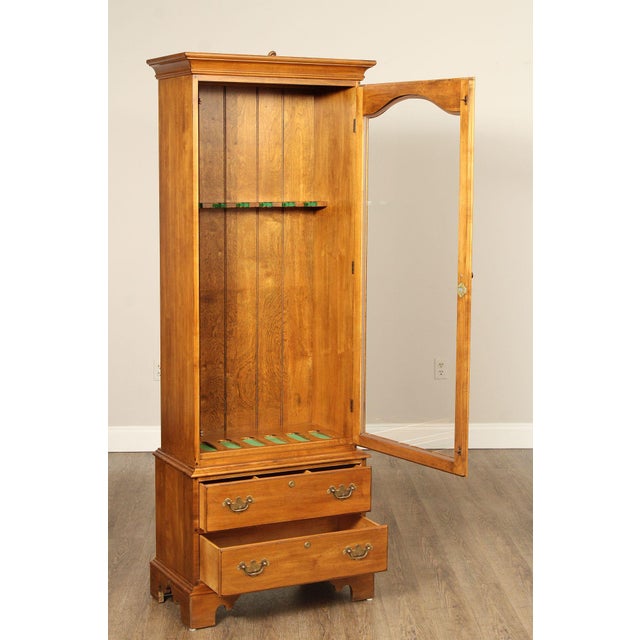 Late 20th Century Ethan Allen 1776 Collection Maple Gun Cabinet For Sale - Image 5 of 18