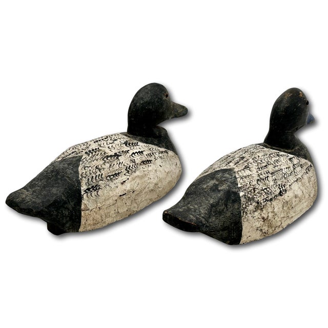Nice Original Pair of Antique American Primitive Hand Carved & Painted Wood Duck Hunters Working Decoys Circa 1920s For Sale In Boston - Image 6 of 18