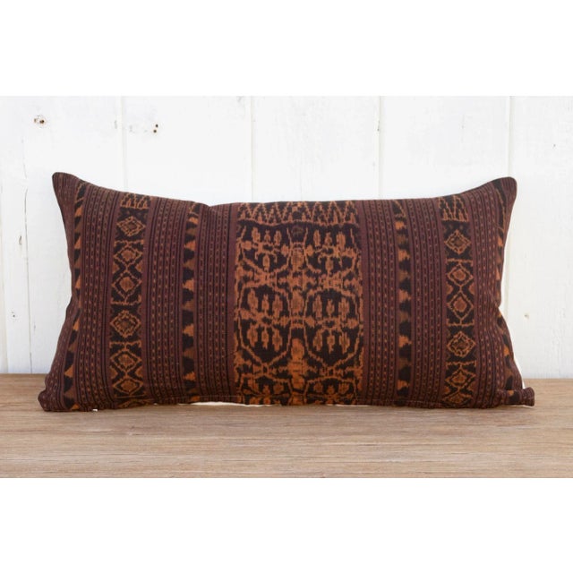 19th Century Krayan Antique Sumatran Ikat Pillow For Sale - Image 5 of 8