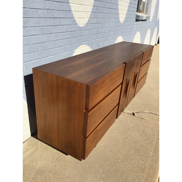 American of Martinsville Vintage 1960 Mid-Century American of Martinsville Dresser For Sale - Image 4 of 12