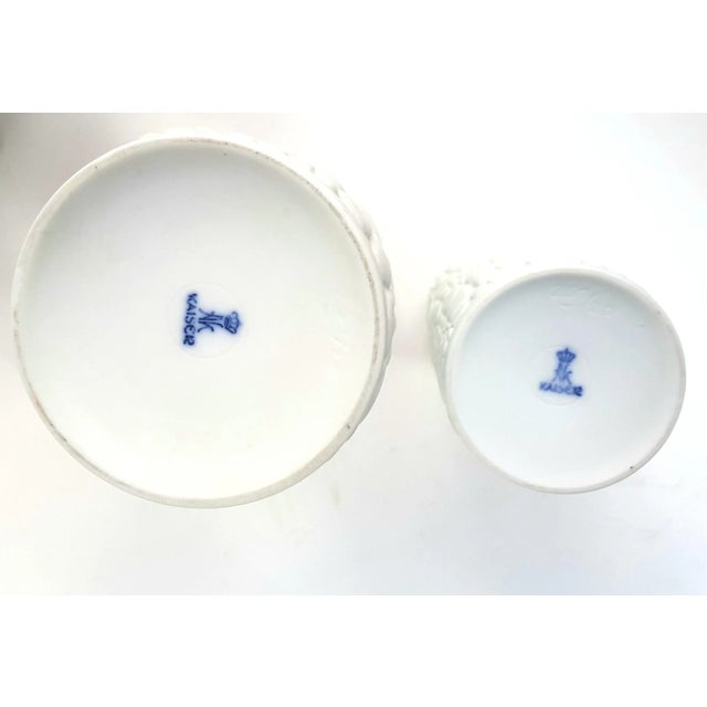 White Biscuit Vases with Reptile Decor from Kaiser, 1970s, Set of 4 For Sale - Image 4 of 5