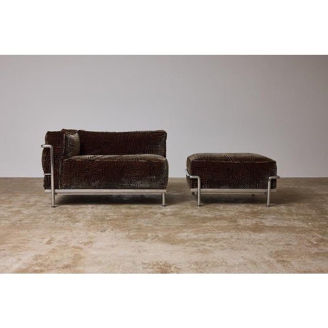 ‘LC3 Chair and Ottoman by Le Corbusier for Cassina, 1980s, Set of 2 For Sale - Image 3 of 12