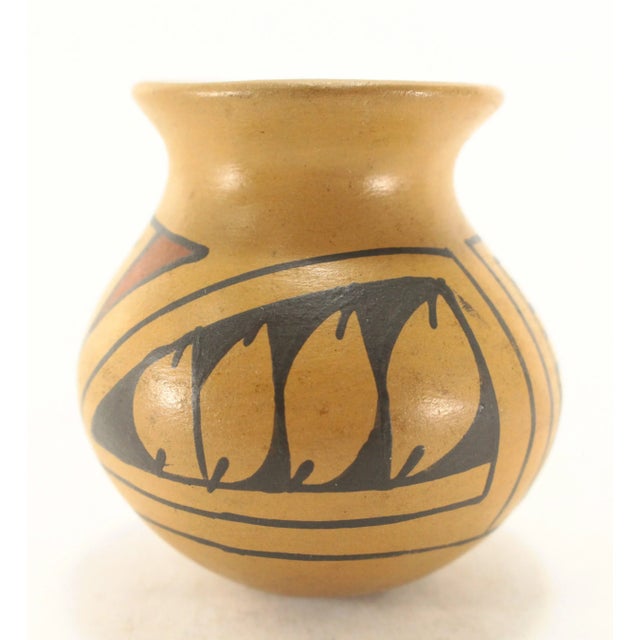 Mid-Century Native Style Mata Ortiz Pottery Diminutive Jar by Manuela Olivas For Sale - Image 4 of 9