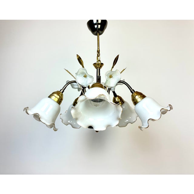1990s Vintage 5-Arm Floral Glass Chandelier White Hand Made – 1980s Modern Design For Sale - Image 5 of 16