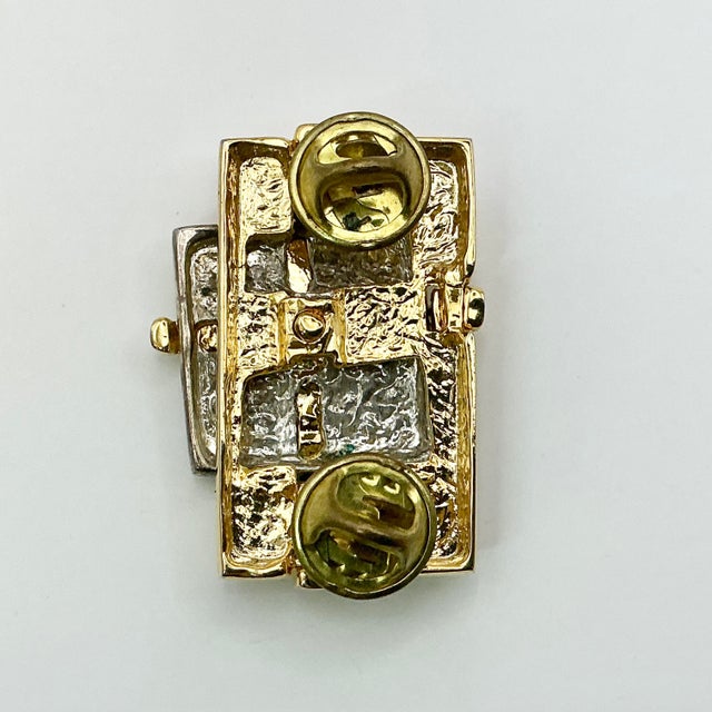 1990s Vintage Americana Hollywood Regency Christmas Wrapped Gifts Brooch For Sale - Image 4 of 6