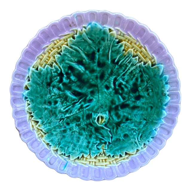 English Majolica Bowl With Leaf Circa 1890 For Sale