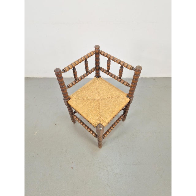 Mid-Century Modern Arts and Craft Style Bobbin Corner Chair in Oak with Rush Seat, 1950s For Sale - Image 4 of 8
