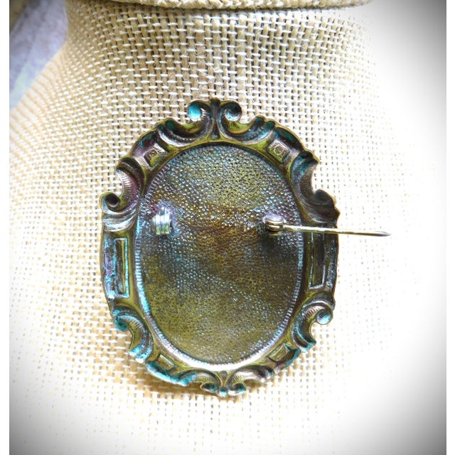 Victorian Large Vintage Victorian Black Brooch Cream Flower Cameo, Gold Bezel For Sale - Image 3 of 10
