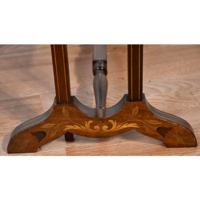 1900s Antique English Mahogany Dutch Marquetry Pembroke Drop Leaf Side End Table For Sale - Image 14 of 14