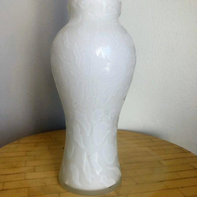 90s Tall White Etched Glass Vase For Sale - Image 4 of 7
