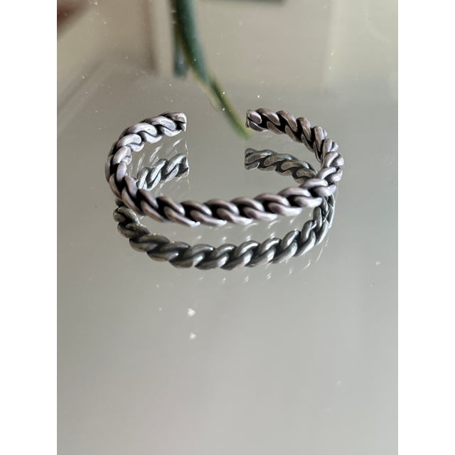 Vintage 1970s Modernist Open Cuff Bracelet With Braided Silver Tone Links For Sale - Image 11 of 12