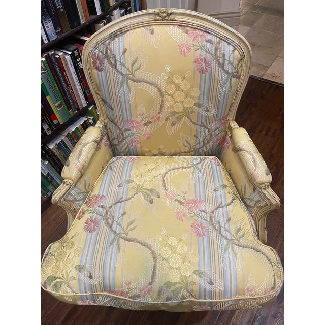 Mid 20th Century French Provincial Floral Louis XV Style Bergere Cabriole Armchair For Sale - Image 10 of 12