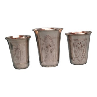 Early 20th Century 84 Zolotnik Silver Kiddush Cups Israel Zakhoder and Heirs - Set of 3 For Sale