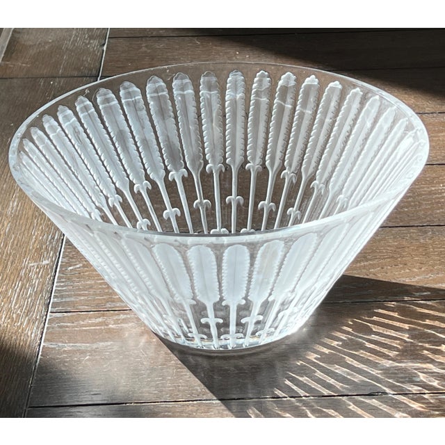 Art Deco Vintage Lalique Crystal Feather Ears of Wheat 10" Diameter Centerpiece Bowl France For Sale - Image 3 of 10