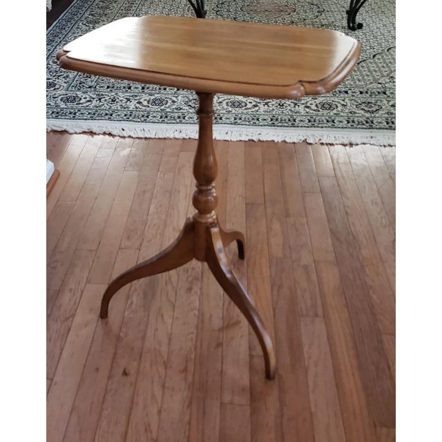 Ethan Allen Maple Spider Feet Tilt-Top Tray Side Table For Sale In Washington DC - Image 6 of 9