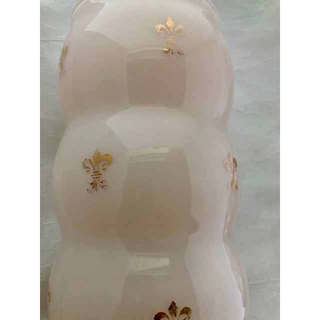 Mid 20th Century Vintage Gold Fleur De Lis Motif on Pale Pink Glass Hollywood Regency Vase For Sale - Image 5 of 7