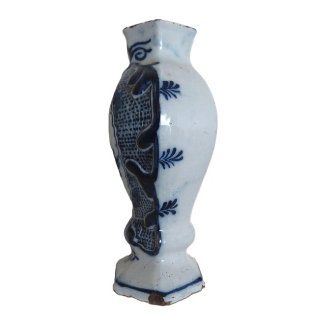 FREE SHIPPING ANYWHERE IN THE CONTINENTAL US! This is a set of antique 18th century De Klauuw Delft vases. Blue and white...