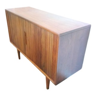 1960s Walnut Kipp Stewart Drexel Mid-Century Modern Tambour Tv Cabinet For Sale