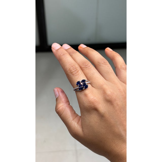 Victorian 1.48ct Blue Sapphire & Diamond Cluster Ring in 14k White Gold Size 6 For Sale - Image 3 of 17