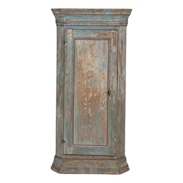 1820s Swedish Gustavian Wood Patinated Corner Cabinet For Sale