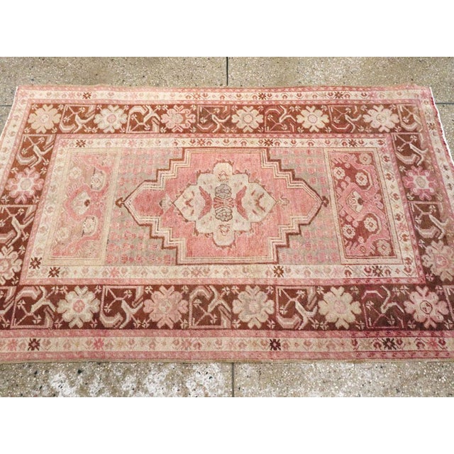 Galerie Shabab Collection Mid-20th Century Turkish Oushak Throw Rug For Sale In New York - Image 6 of 8