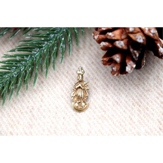 19.2k Gold Pendant For Sale - Image 3 of 6