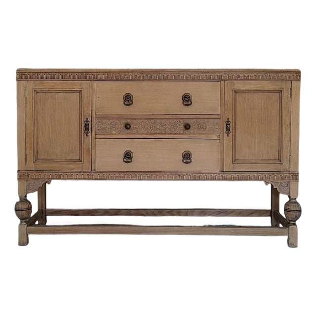 Early 1900s Natural Tiger Oak Sideboard With Carved Detailing For Sale