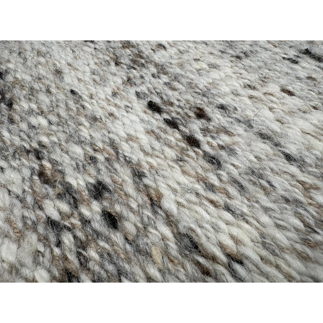 Rh Saravia Wool & Jute Rug – 9x12 Grey Multi | Handwoven Wool & Jute | Made in India For Sale - Image 10 of 18