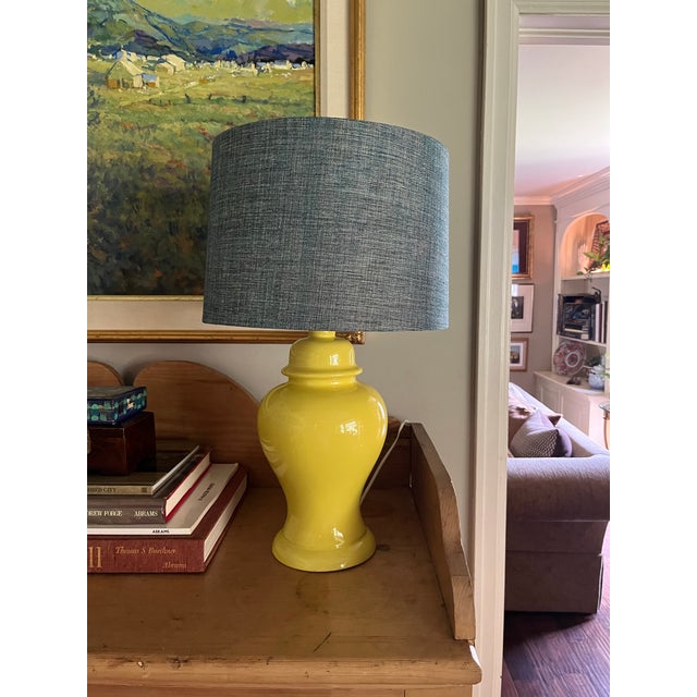 Mid-Century Modern 1970s Vintage Mid-Century Yellow Ginger Jar Ceramic Table Lamp For Sale - Image 3 of 4