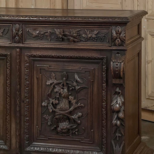 19th Century French Renaissance Revival Hunt Buffet in Old-Growth Oak For Sale - Image 9 of 16
