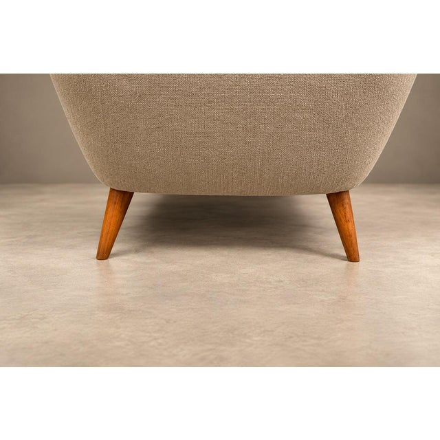 Taupe Brazilian Modern Armchair and Ottoman in Hardwood and Taupe Chenille by Carlo Hauner, Brazil, 1950s — Lot 353 For Sale - Image 8 of 18