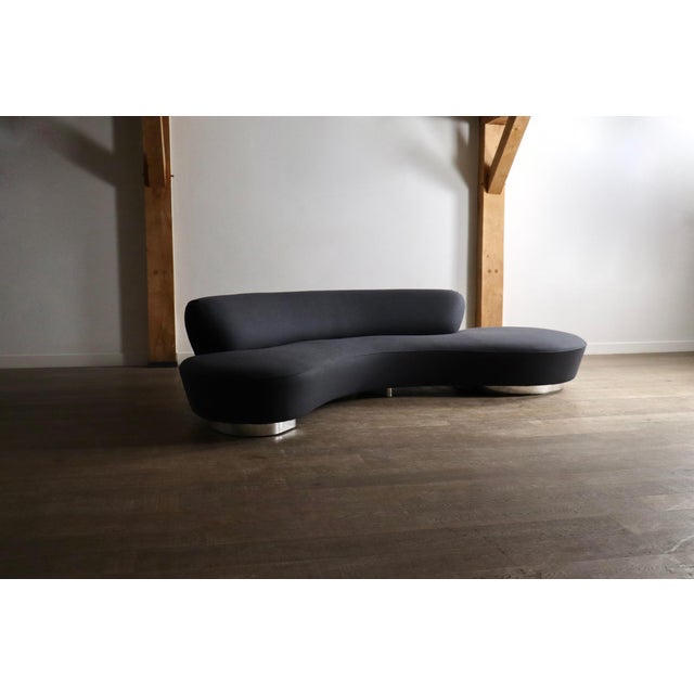 1990s Vintage Serpentine Sofa in Velvet by Vladimir Kagan, 1999 For Sale - Image 5 of 17