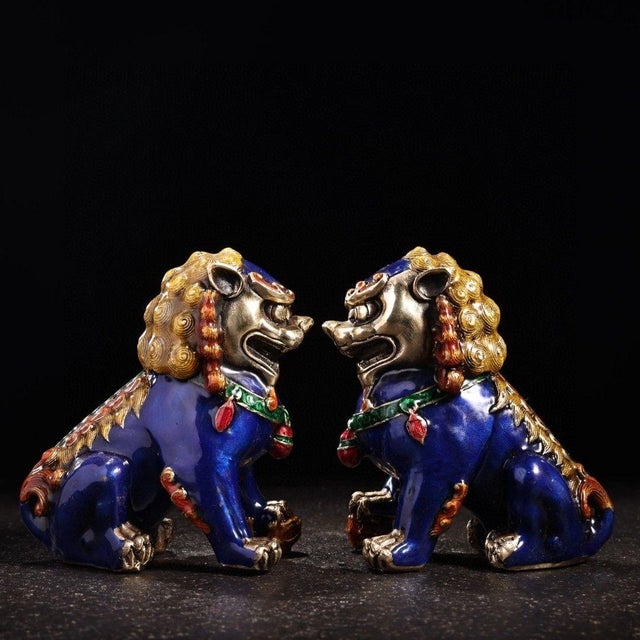 Chinese Pair of Vintage Chinese Cloisonné Foo Dogs / Guardian Lions in Cobalt Blue With Silver-Tone Brass For Sale - Image 3 of 9