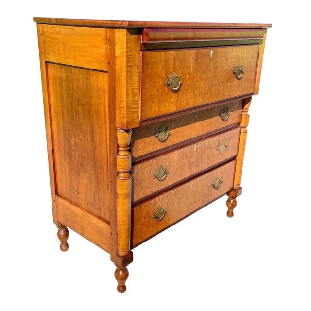 Late 18th Century Antique Federal Bird's Eye Maple & Cherry Southern Chest of Drawers / Dresser For Sale - Image 4 of 7