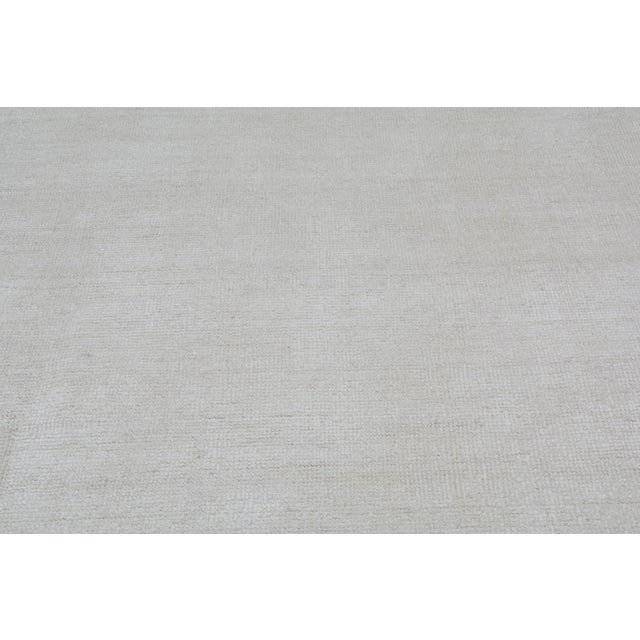 Modern Indian Handloom Wool/Bamboo Rug, 9'9"x13'9" For Sale In New York - Image 6 of 6