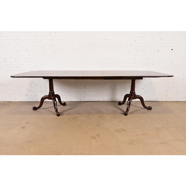 English Henkel Harris Georgian Solid Mahogany Double Pedestal Extension Dining Table, Newly Refinished For Sale - Image 3 of 13