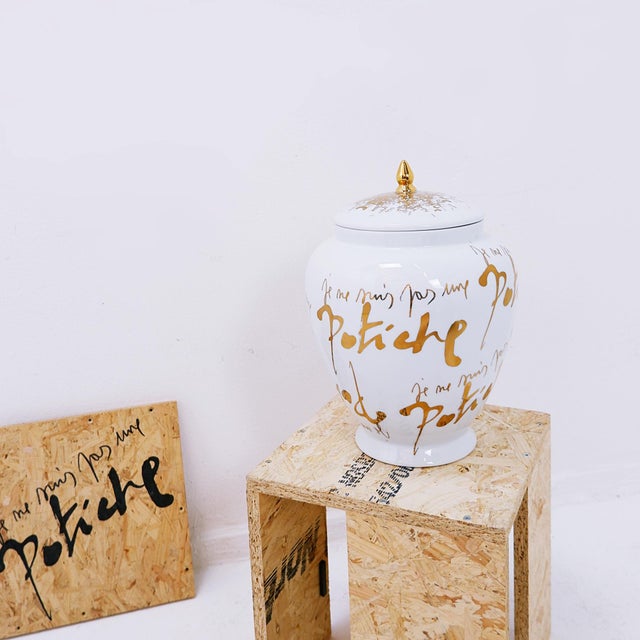 I Am Not a Decorative Object Vase in Porcelain by Dominique Degueldre, 2018 For Sale - Image 13 of 15