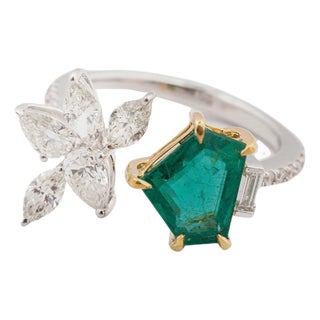 Natural Zambian Emerald 1.80cts & diamond 1.26cts Ring in 18k Gold For Sale