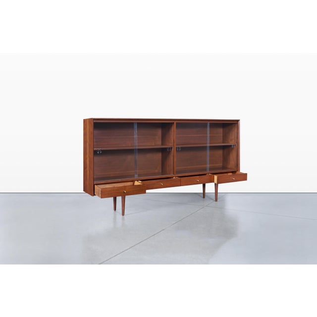 1960s Mid-Century Walnut Credenza or Bookcase With Glass Doors by Merton Gershun For Sale In Los Angeles - Image 6 of 12